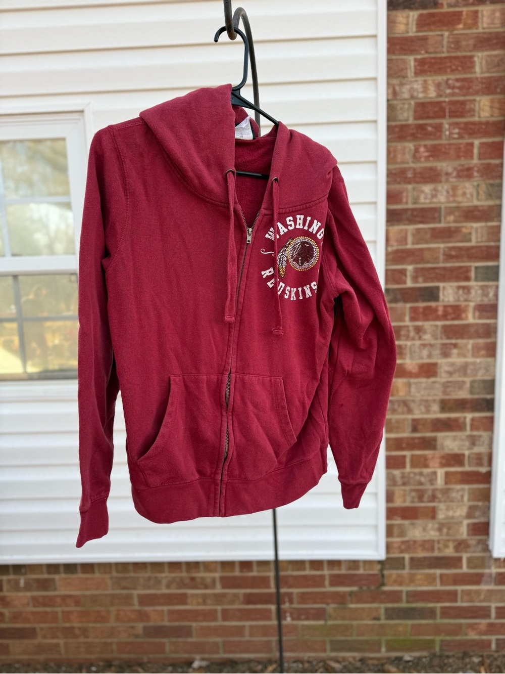 ZipUp Hoodie with Washington Redskin Logo (L)